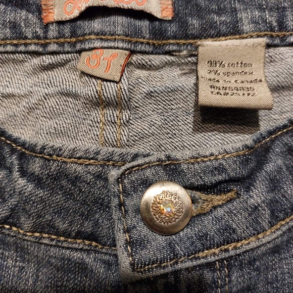 Embroidered Sequins Jeans - Picture 2 of 8